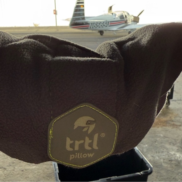 Gray Trtl Neck pillow Wrap - Picture 4 of 6